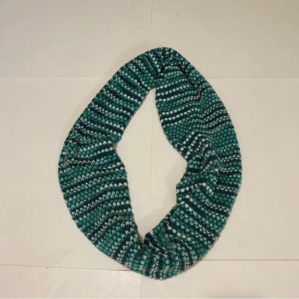 ⭐️ Echo multi colored knitted scarf